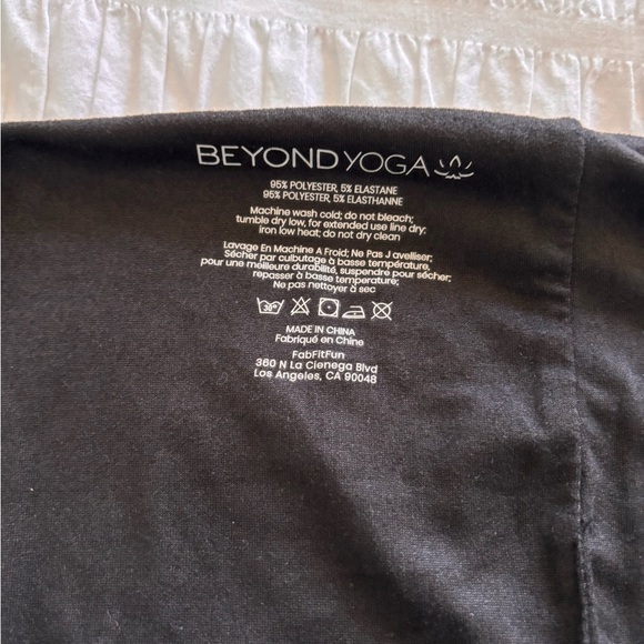 Beyond Yoga Black Infinity Scarf with Pocket - Picture 5 of 7